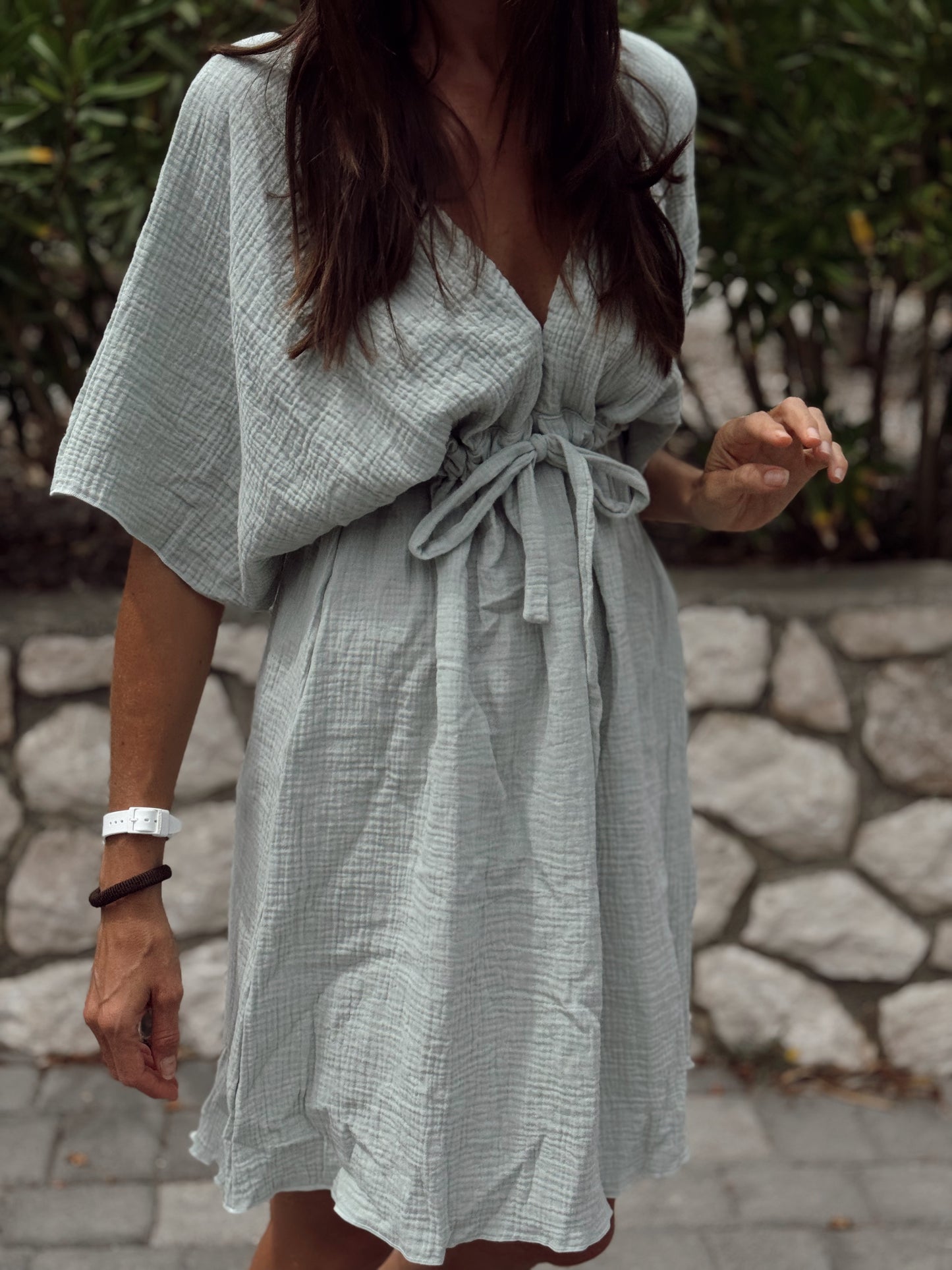 Pulse kratka kimono haljina – lagani dodir ljeta u boji pijeska i mint