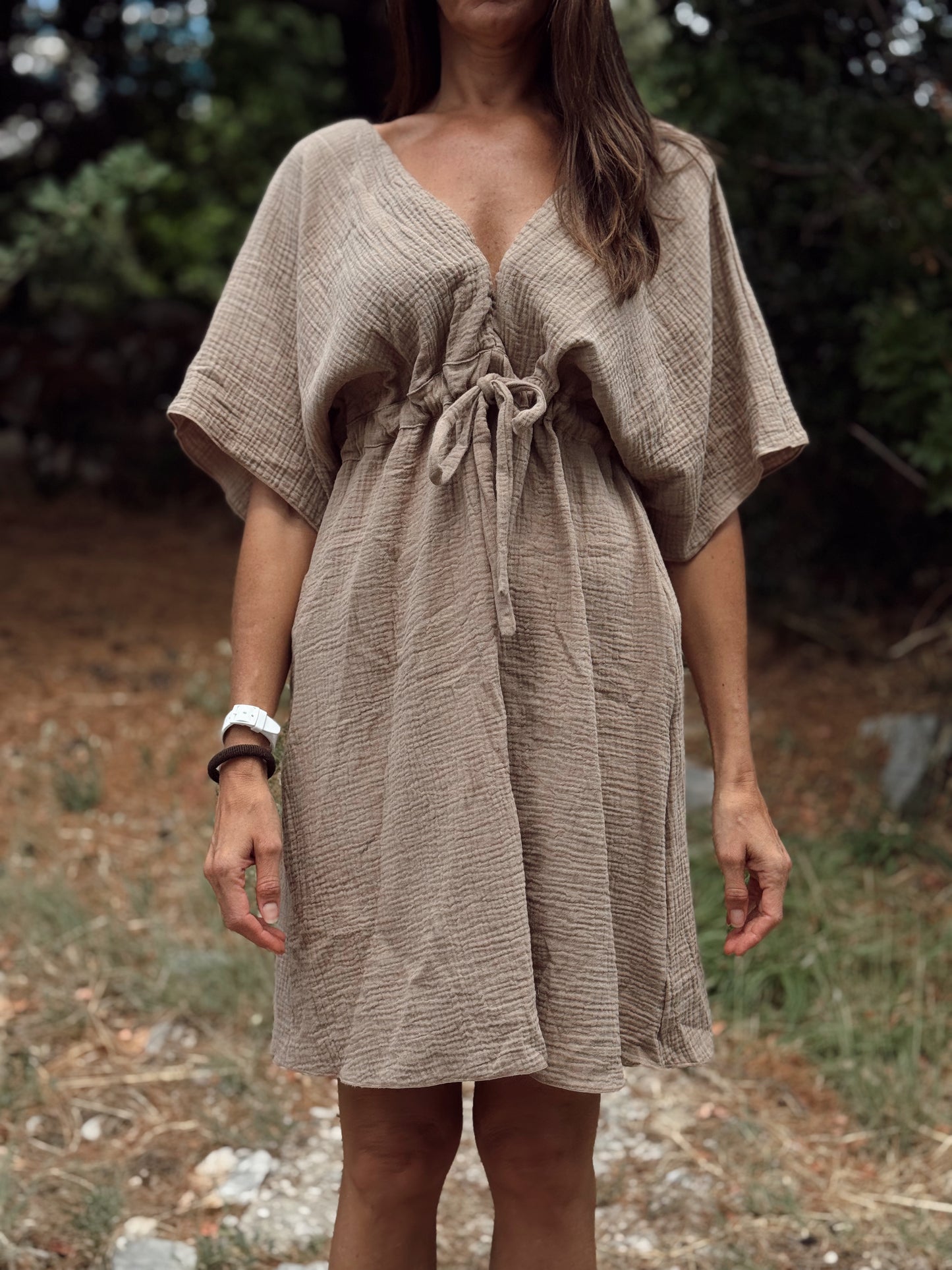 Pulse kratka kimono haljina – lagani dodir ljeta u boji pijeska i mint