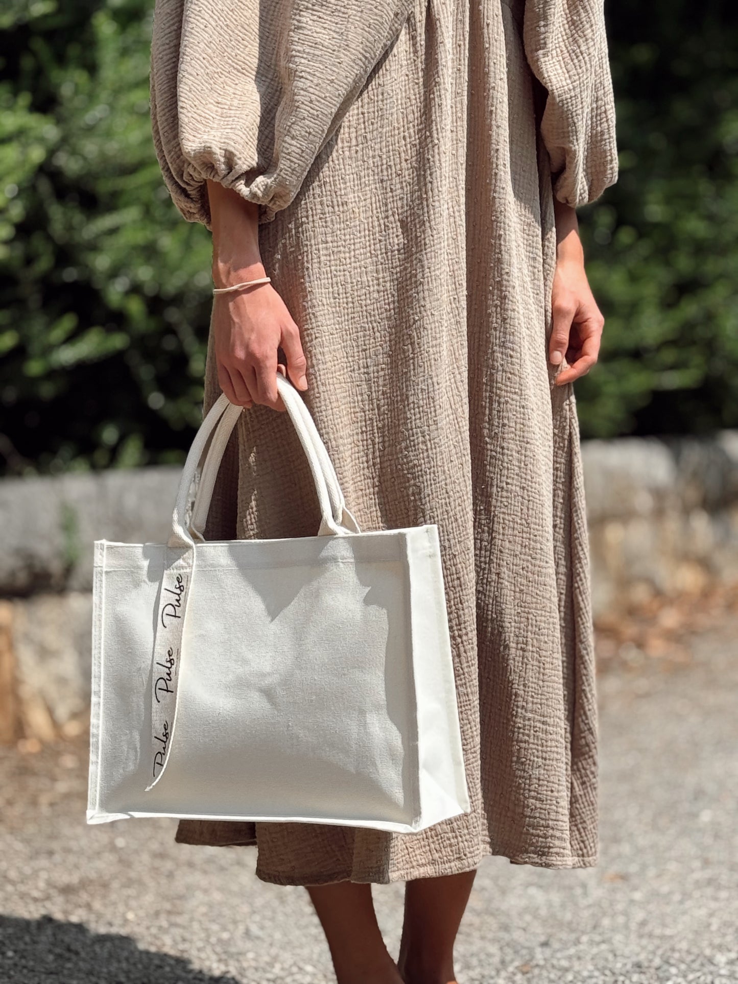 Pulse shopper torba – minimalizam i praktičnost