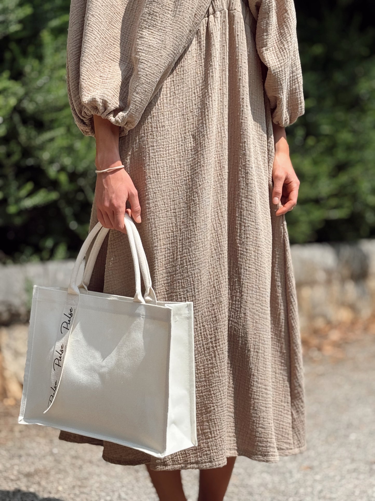 Pulse shopper torba – minimalizam i praktičnost