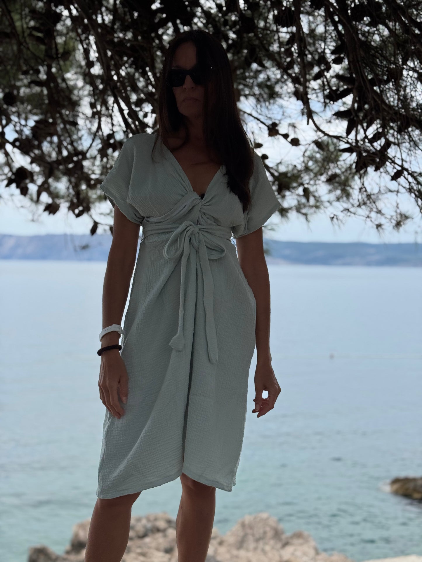 PULSE bež haljina od organskog pamuka - ljetna elegancija s twist detaljem